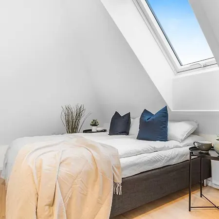 New! Huge Modern Apartment! Fit For Two Families! Bergen Exterior photo